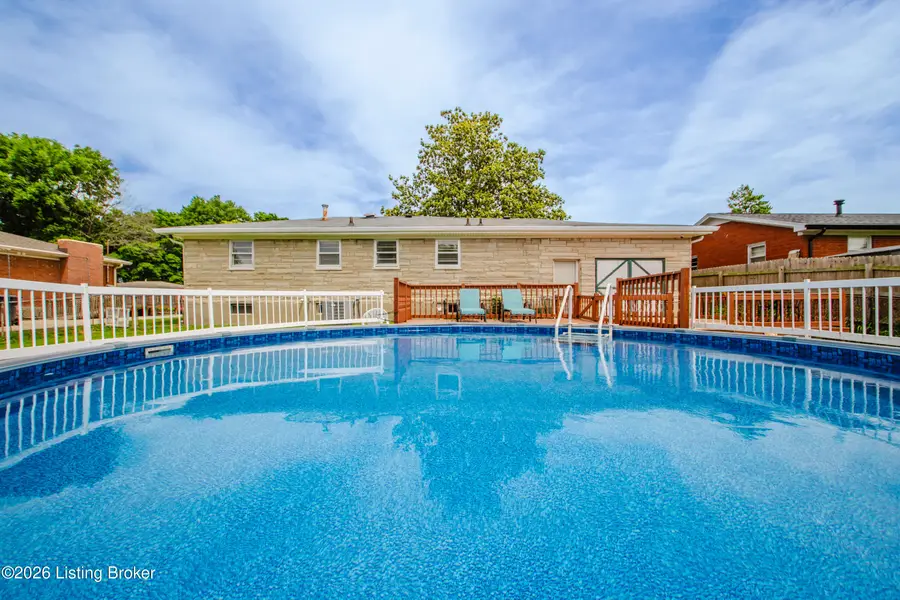 8304 Seaforth Dr, Louisville, KY 40258 - #2