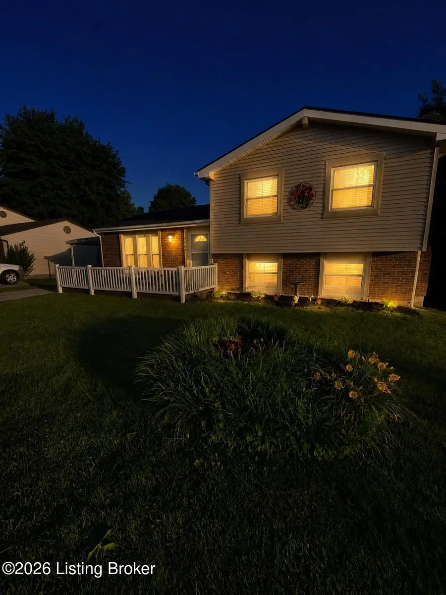 9804 Stanalouise Dr, Louisville, KY 40291 - #2