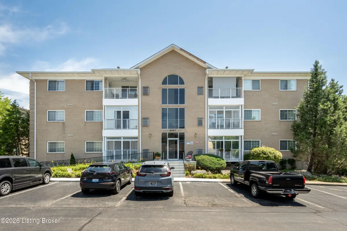 8507 Atrium Dr #APT 202, Louisville, KY 40220 - #1
