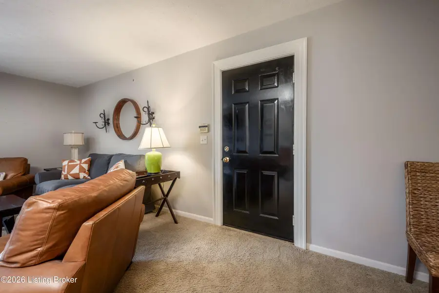 8507 Atrium Dr #APT 202, Louisville, KY 40220 - #2