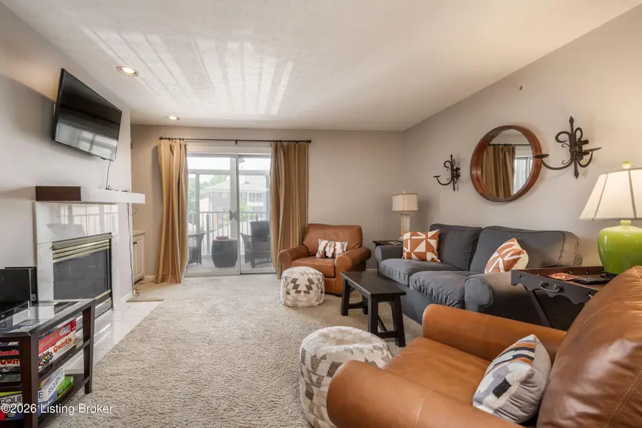8507 Atrium Dr #APT 202, Louisville, KY 40220 - #3