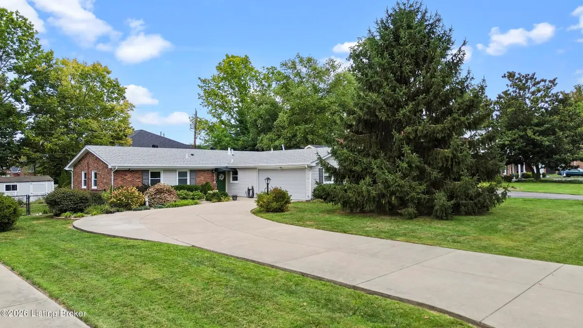 121 Blue Fields Rd, Louisville, KY 40223 - #1