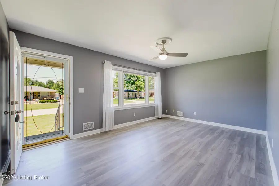 8011 Columbine Dr, Louisville, KY 40258 - #3