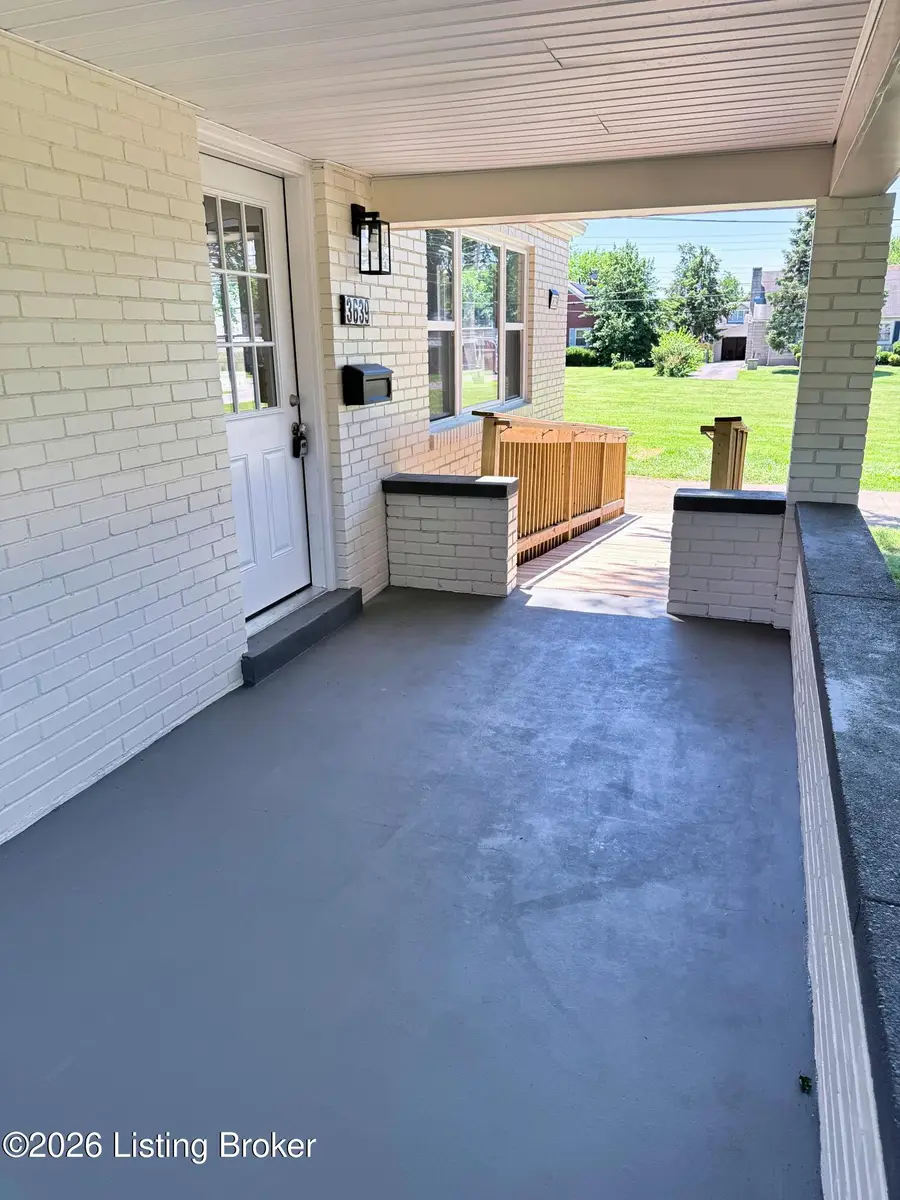 3639 Robin Dr, Louisville, KY 40216 - #3