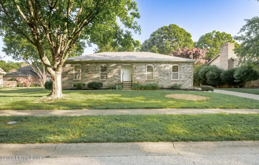 8911 Acushnet Rd, Louisville, KY 40242 - #3