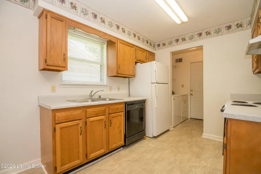 10835 Dorton Dr, Louisville, KY 40272 - #3