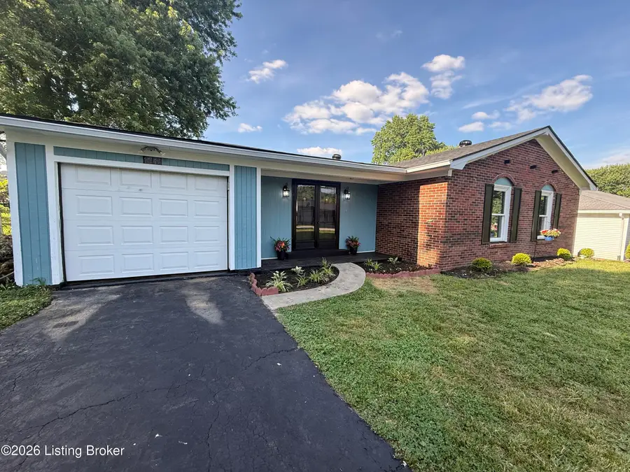 1047 Red Bird Ct, Shelbyville, KY 40065 - #2