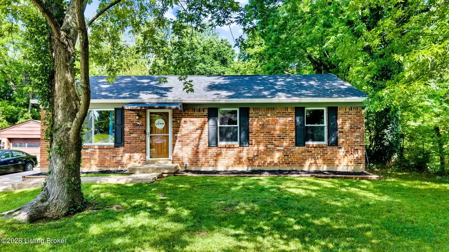 6807 Cedarwood Dr, Pewee Valley, KY 40056 - #2