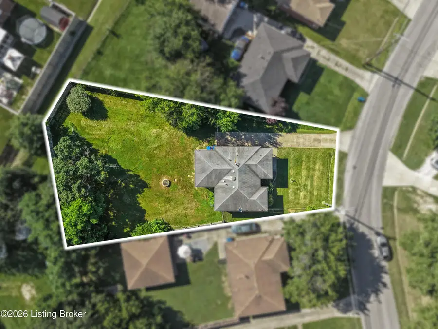 7211 Feyhurst Dr, Louisville, KY 40258 - #3