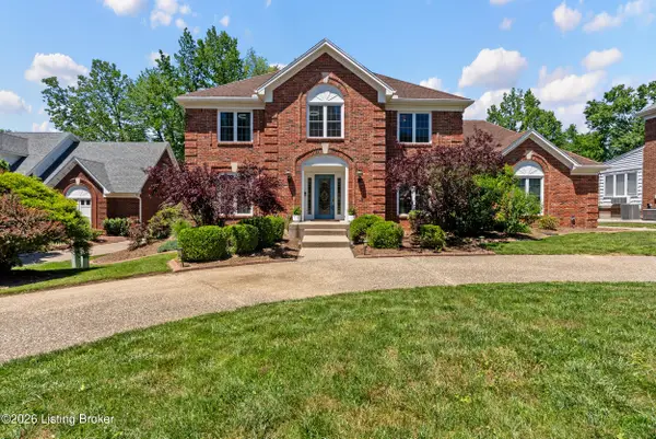 9506 Holiday Dr, Louisville, KY 40272