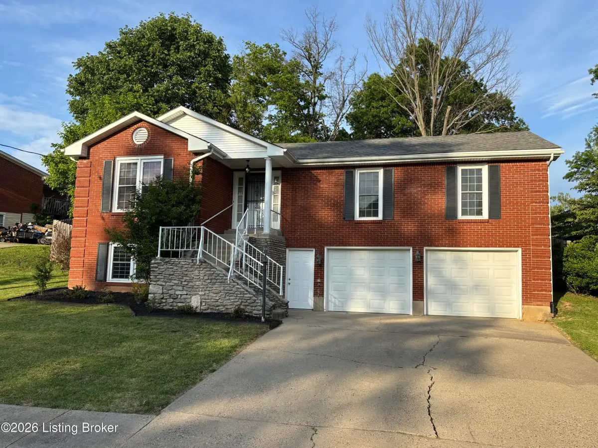 2414 High Pine Dr, Louisville, KY 40214 - #1