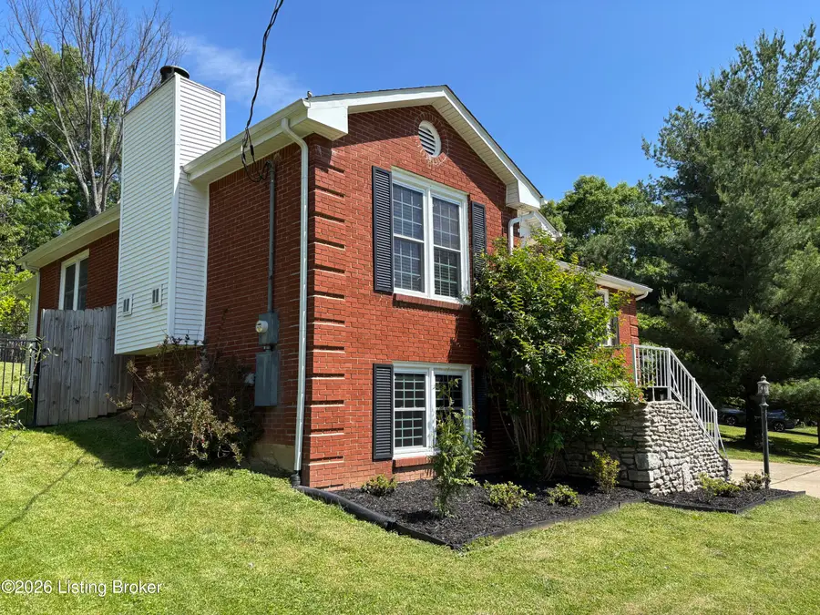 2414 High Pine Dr, Louisville, KY 40214 - #2