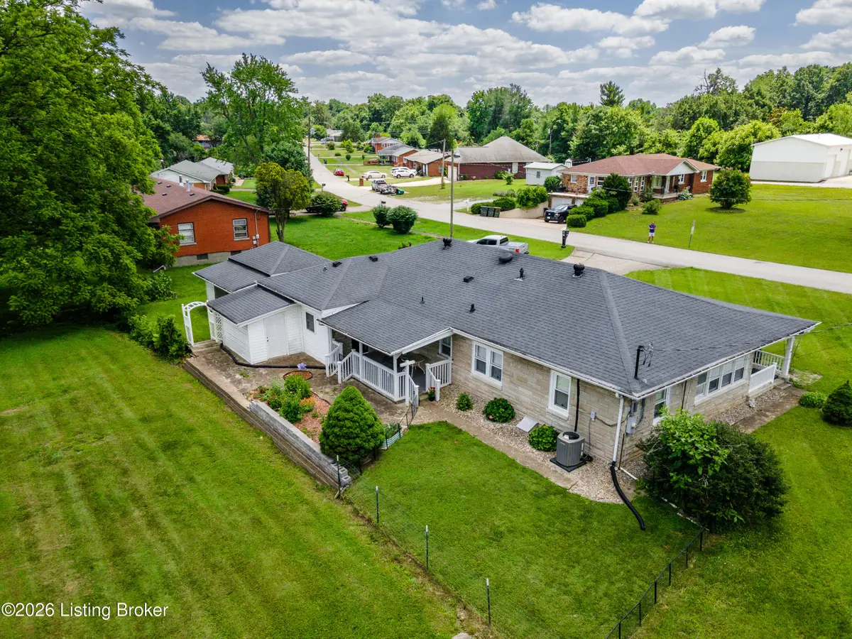 828 W Elm Rd, Radcliff, KY 40160 - #1