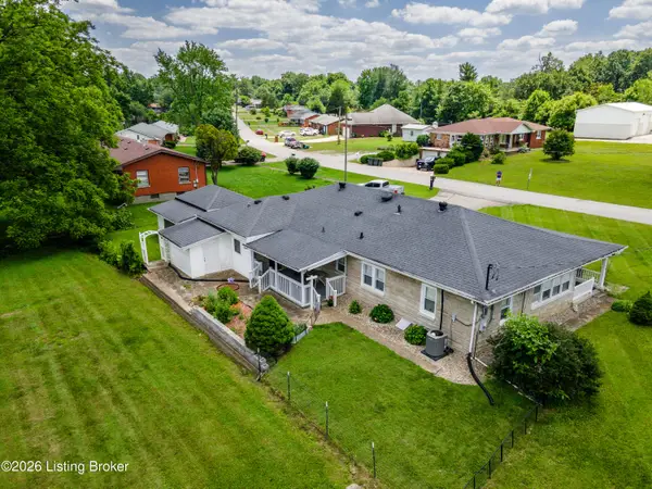 828 W Elm Rd, Radcliff, KY 40160