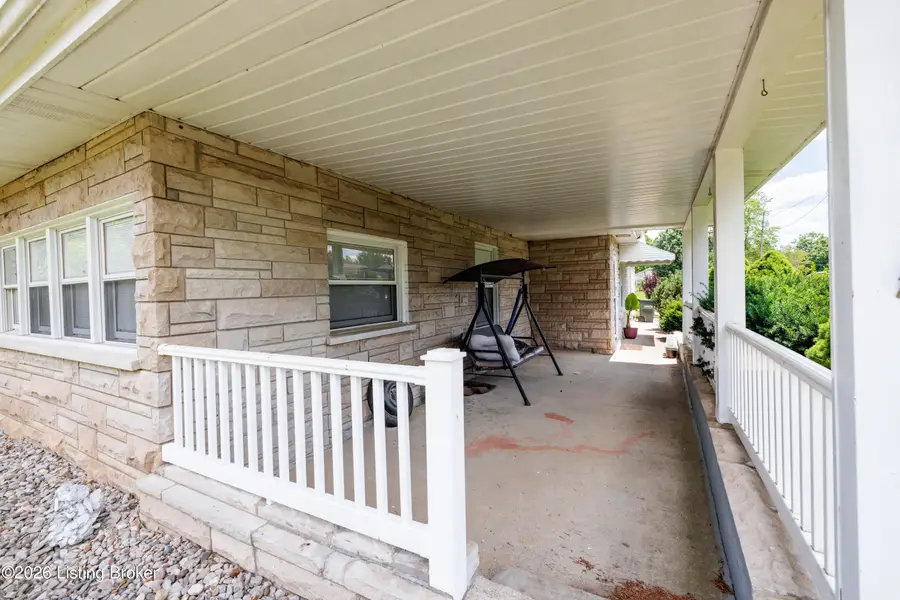 828 W Elm Rd, Radcliff, KY 40160 - #3
