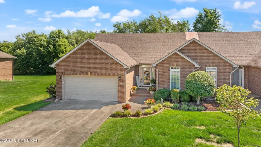 205 S Farmington Dr, Lebanon, KY 40033 - #2