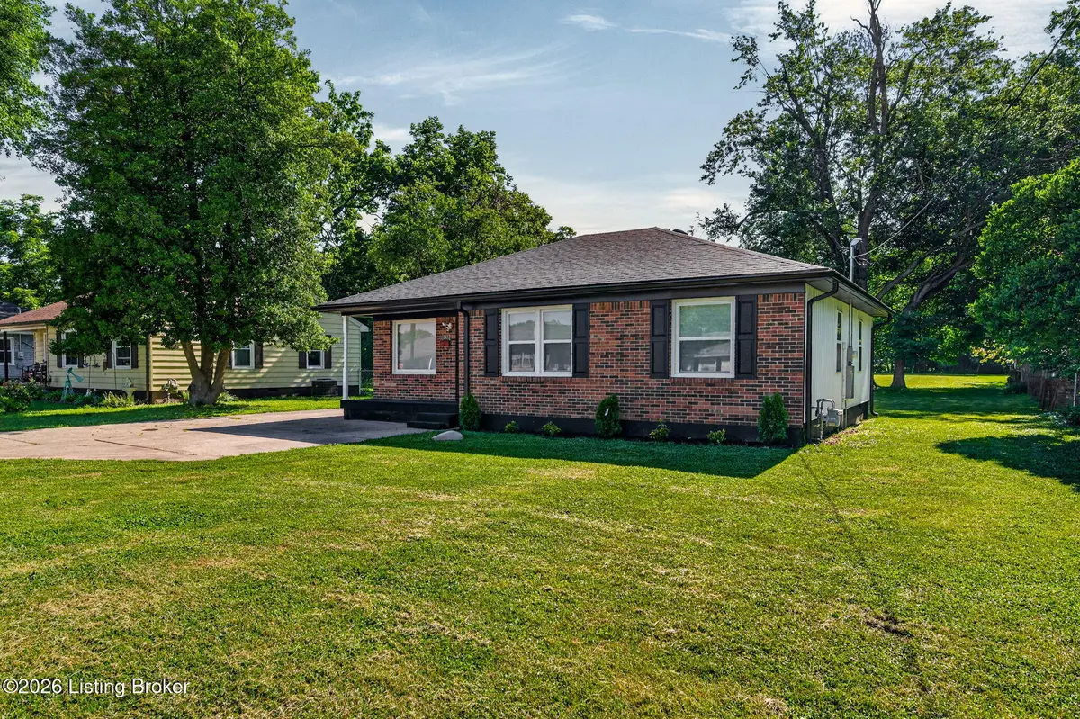 10417 Grafton Hall Rd, Louisville, KY 40272 - #1
