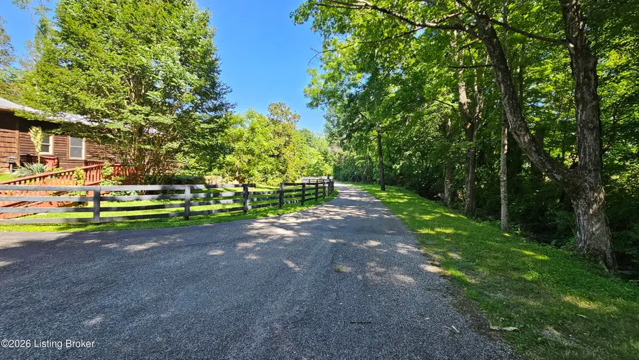 8018 St Anthony Church Rd, Louisville, KY 40214 - #3