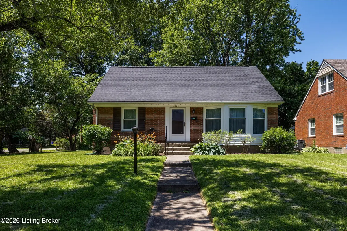 3732 Glenmeade Rd, Louisville, KY 40218 - #1