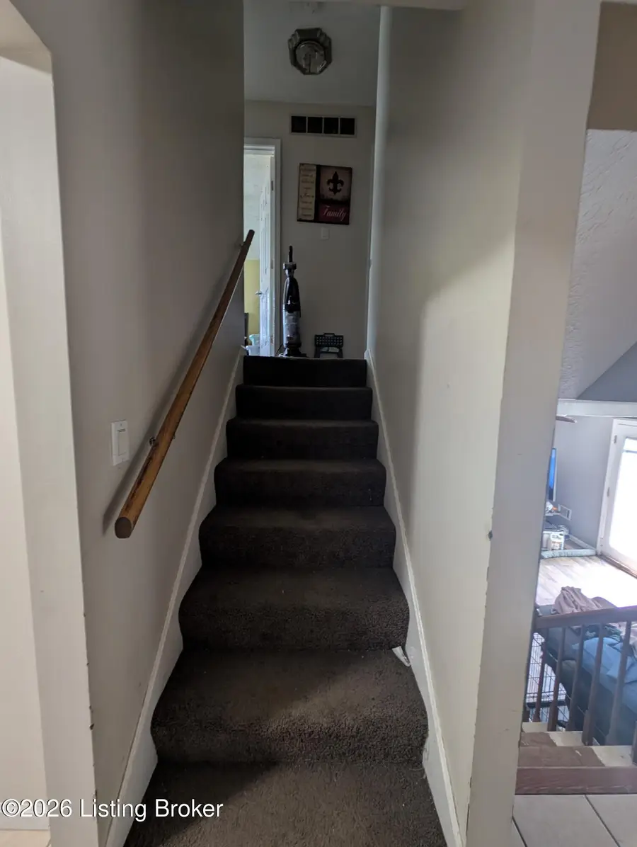 8308 Daverman Dr, Louisville, KY 40228 - #3