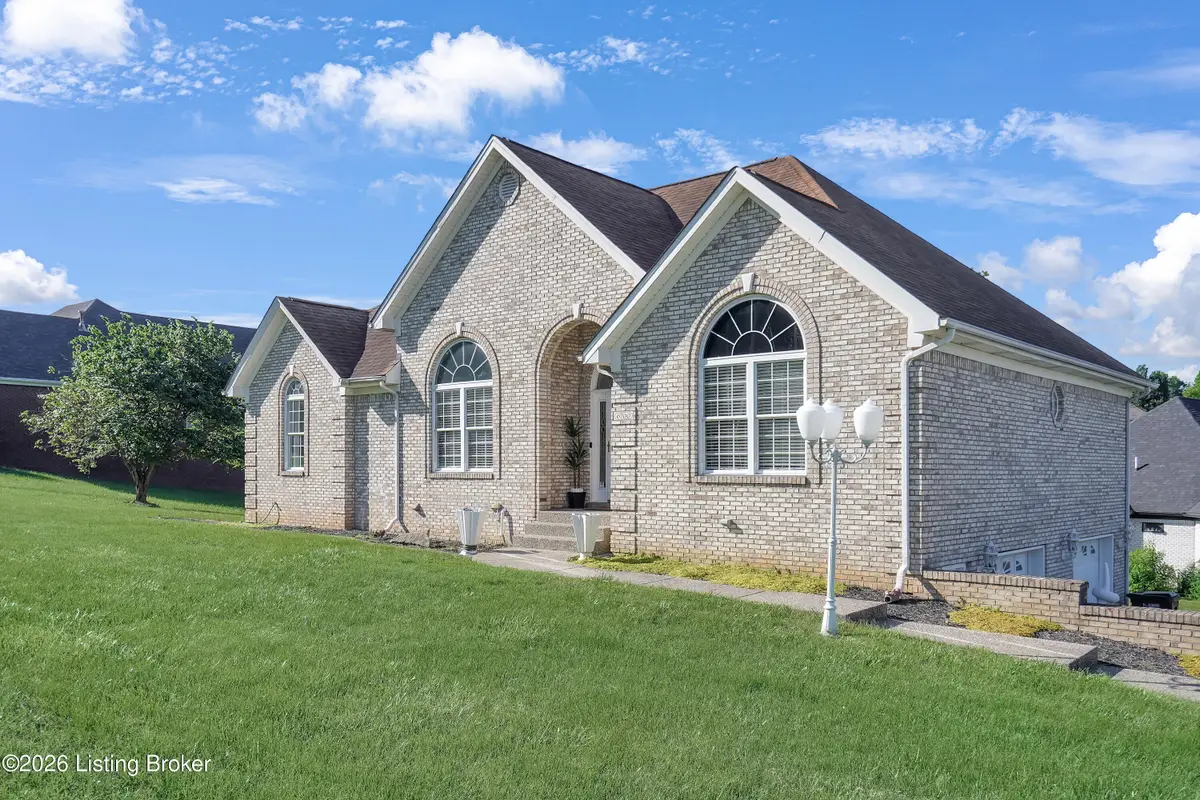 6700 Fenwick Dr, Louisville, KY 40228 - #1