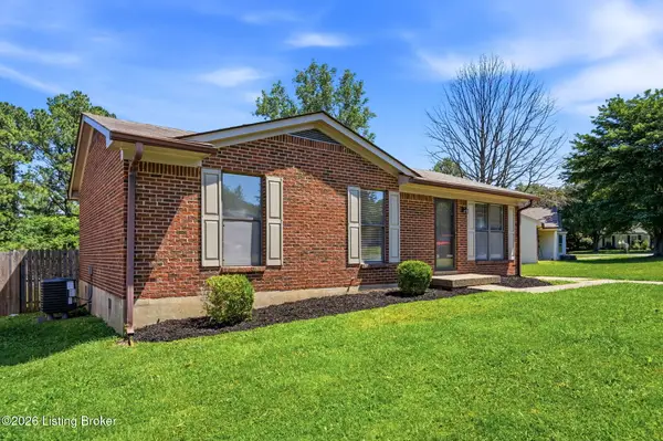 7902 Rochelle Rd, Louisville, KY 40228