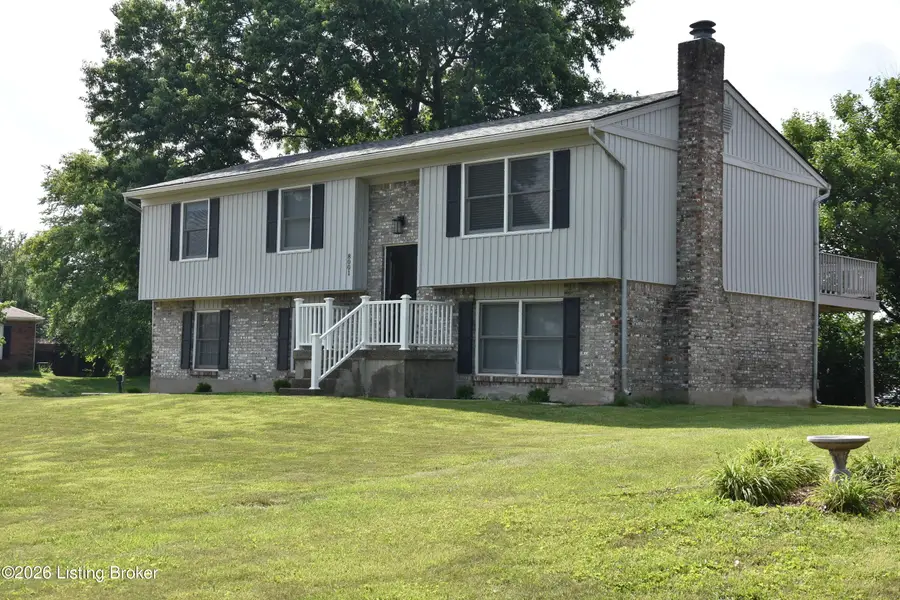 8001 Autumn Leaf Ct, Louisville, KY 40220 - #2