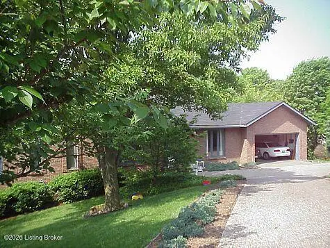 716 Fairhill Dr, Louisville, KY 40207 - #1