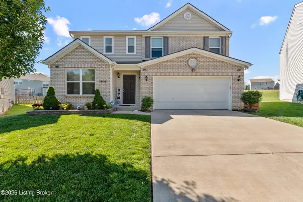 6783 Brittany Oak Dr, Louisville, KY 40229