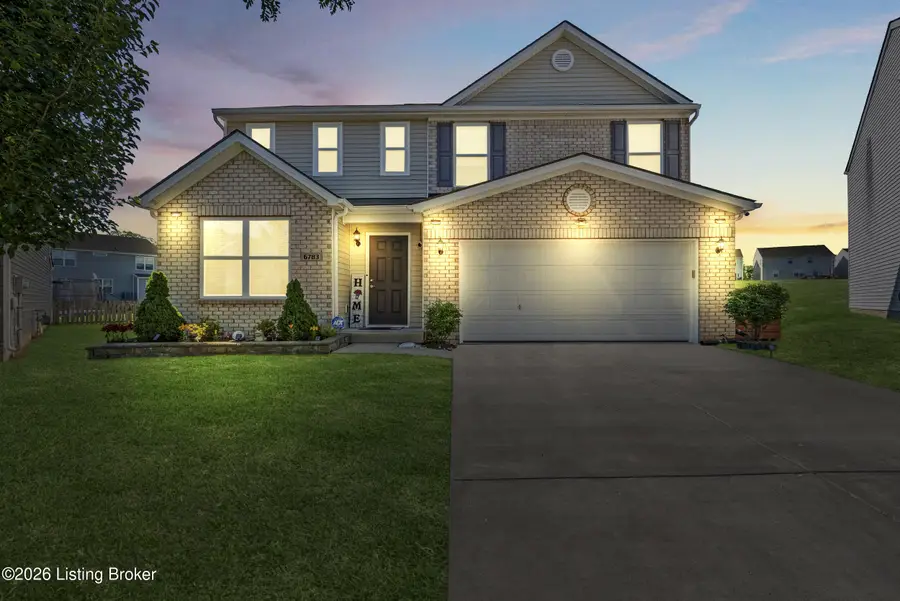 6783 Brittany Oak Dr, Louisville, KY 40229 - #2