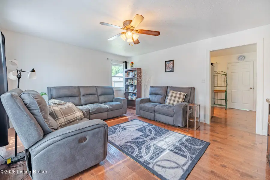 6801 Moorhampton Dr, Louisville, KY 40228 - #3