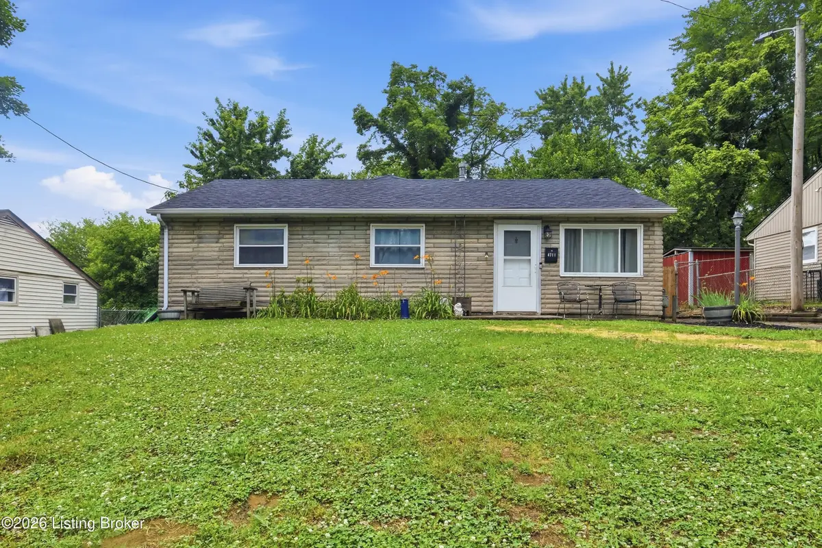4711 Seville Dr, Louisville, KY 40272 - #1