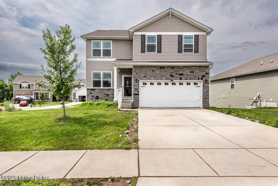 8016 Cedar Meadows Ln, Louisville, KY 40229 - #2