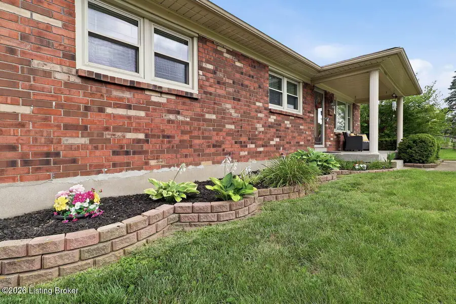 10021 Normie Ln, Louisville, KY 40229 - #2