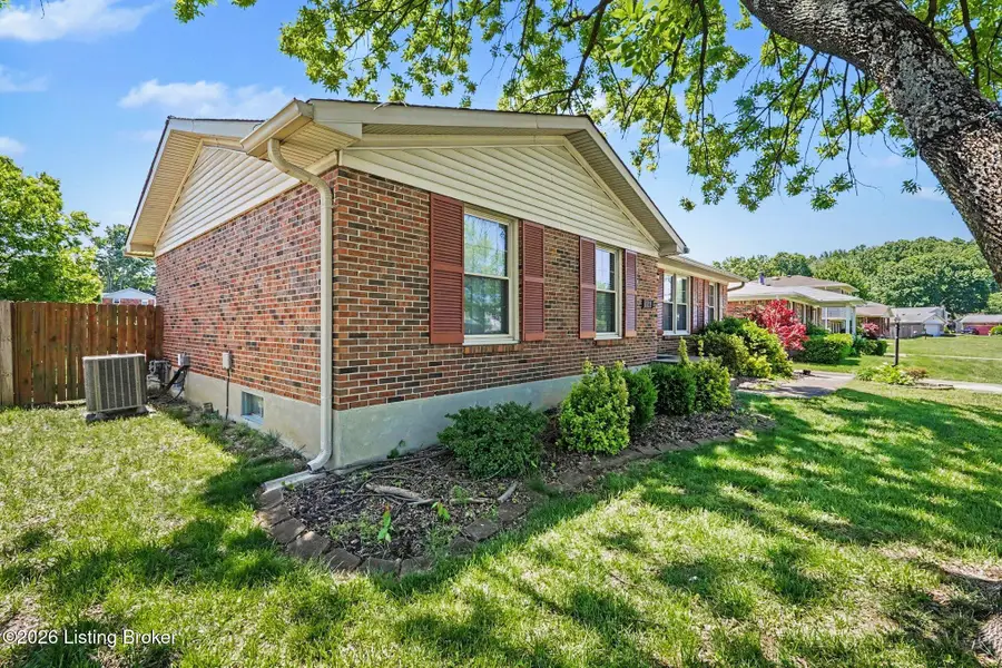 3606 Stacy Ct, Louisville, KY 40214 - #2