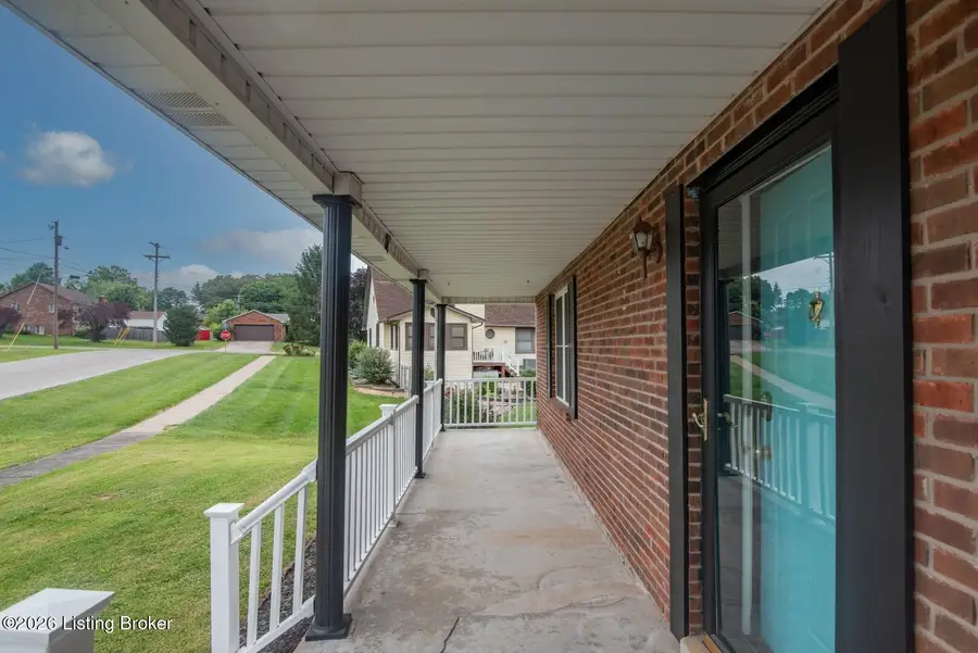 102 Kristen Ct, Radcliff, KY 40160 - #2
