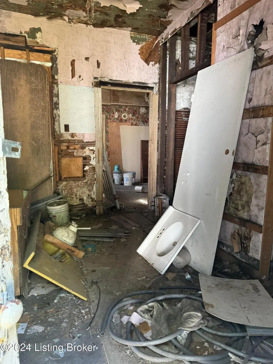 1813 Owen St, Louisville, KY 40203 - #3