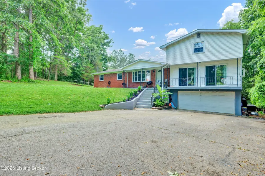 319 Park Ave, Radcliff, KY 40160 - #2