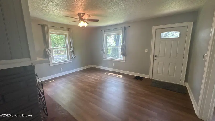 6901 Waller Ln, Louisville, KY 40258 - #2