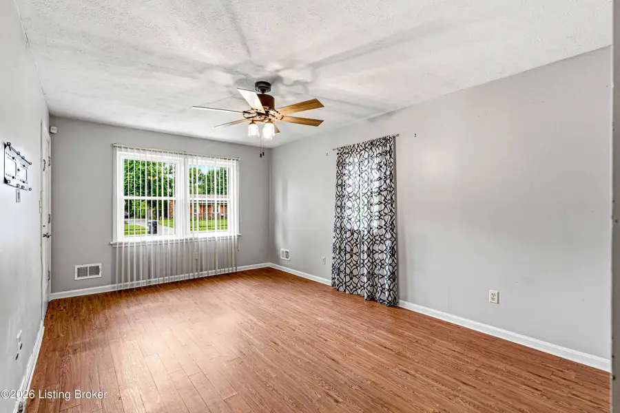 11709 Mahogany Dr, Louisville, KY 40272 - #3