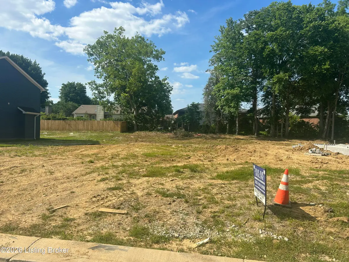 8206 Roseborough Rd, Louisville, KY 40228 - #1