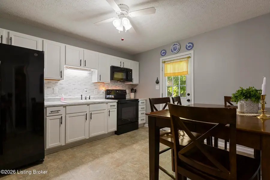 6805 E Manslick Rd, Louisville, KY 40228 - #2