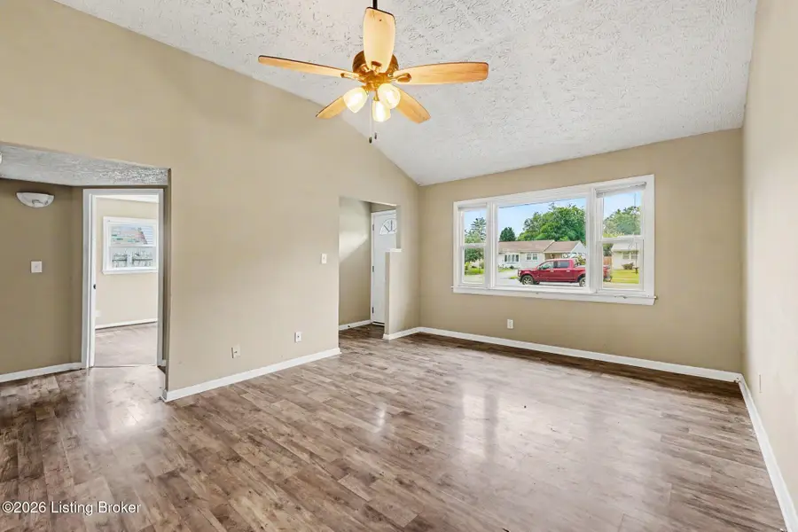 13601 Greystone Ave, Louisville, KY 40272 - #2