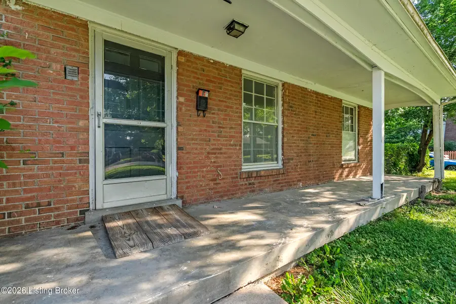 2227 Bradford Dr, Louisville, KY 40218 - #2