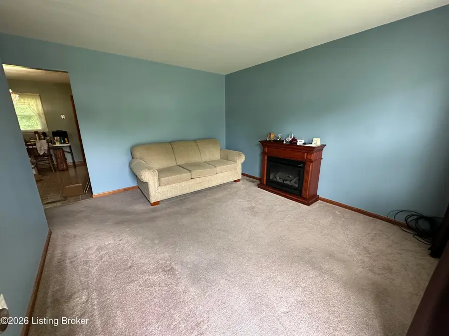 10602 Charlene Dr, Fairdale, KY 40118 - #3