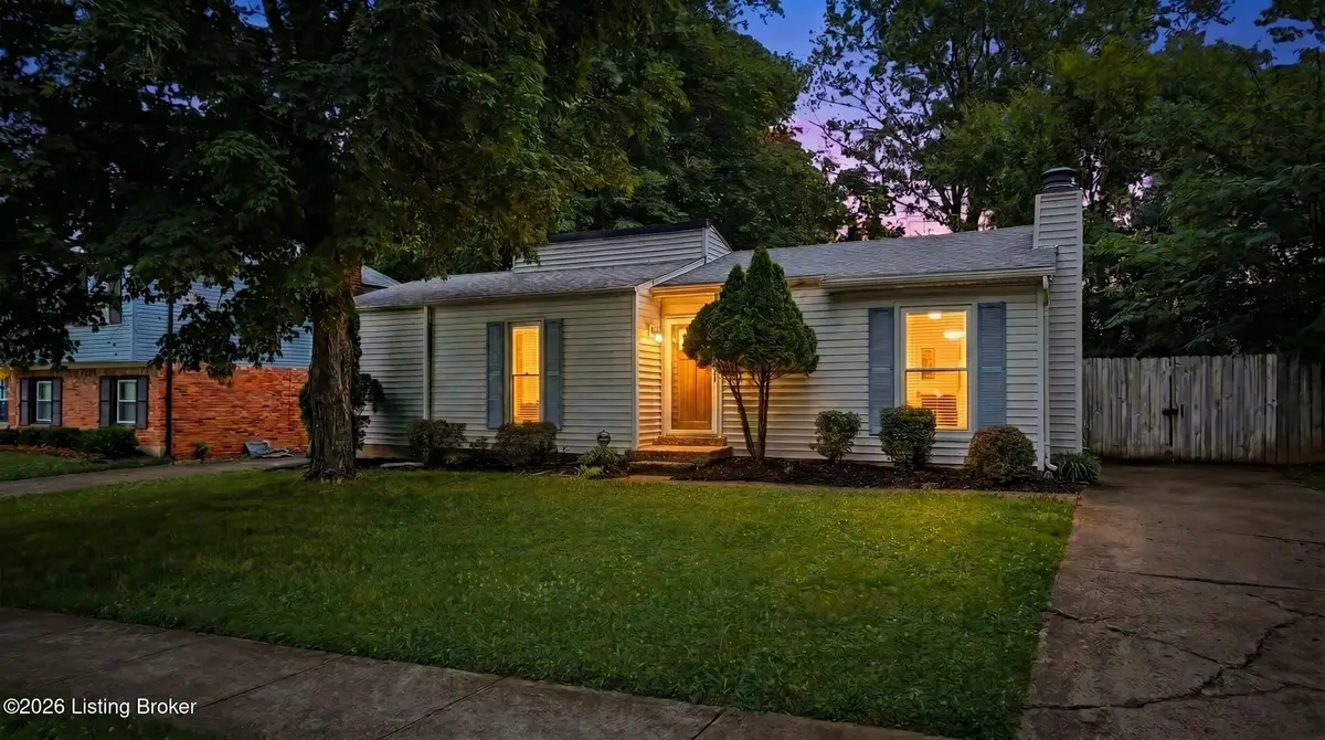 9211 Marse Henry Dr, Jeffersontown, KY 40299 - #1
