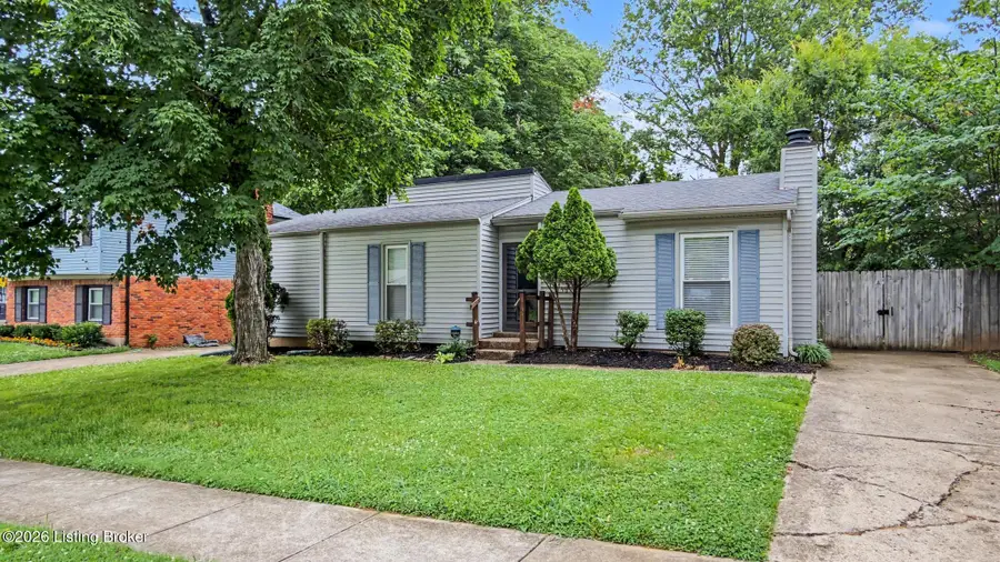9211 Marse Henry Dr, Jeffersontown, KY 40299 - #2