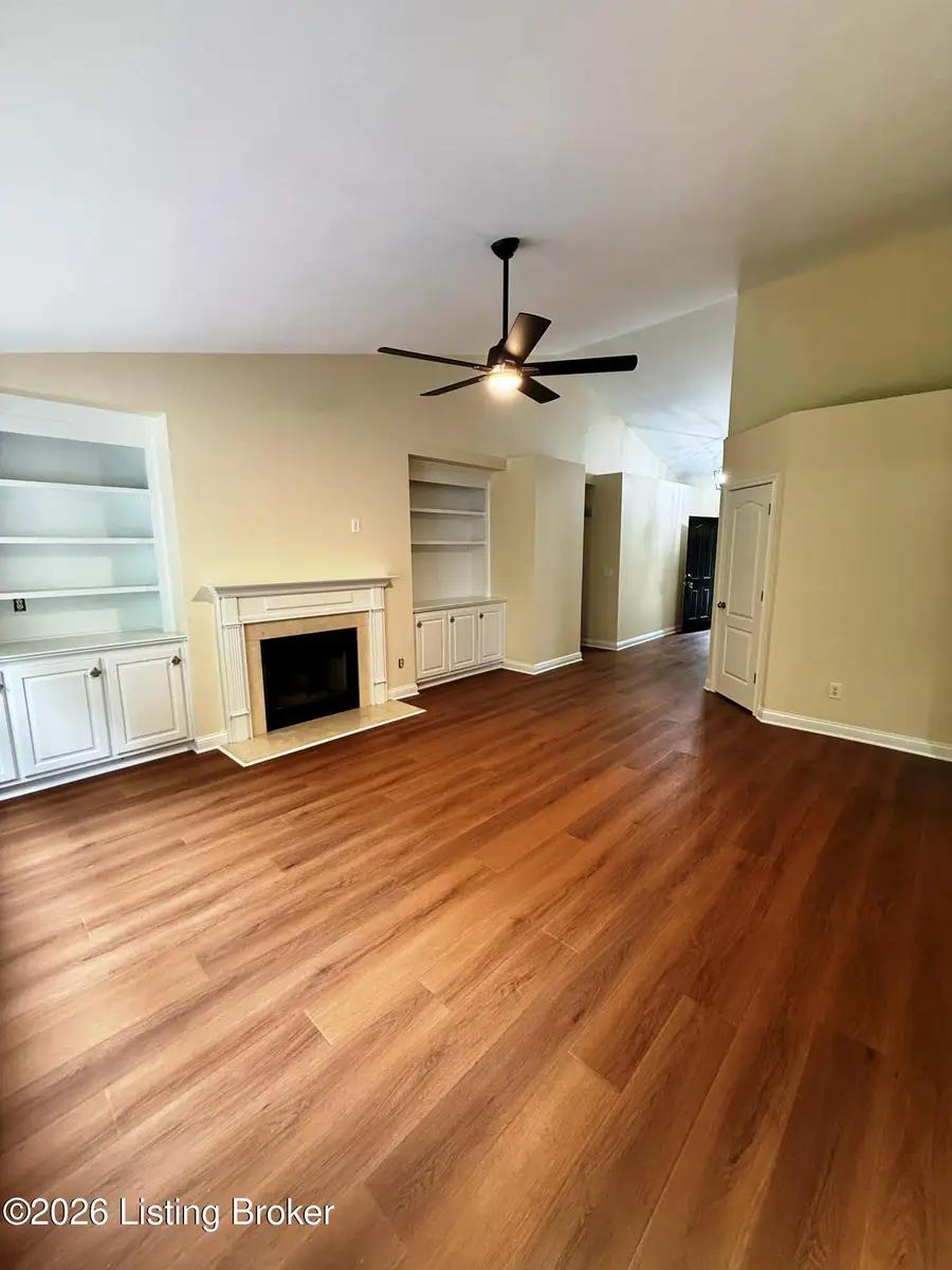 7408 Warrenton Hill Ct, Louisville, KY 40291 - #2