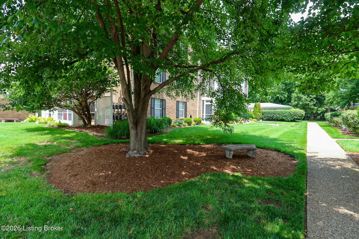 705 Donard Park Ave, Louisville, KY 40218 - #1