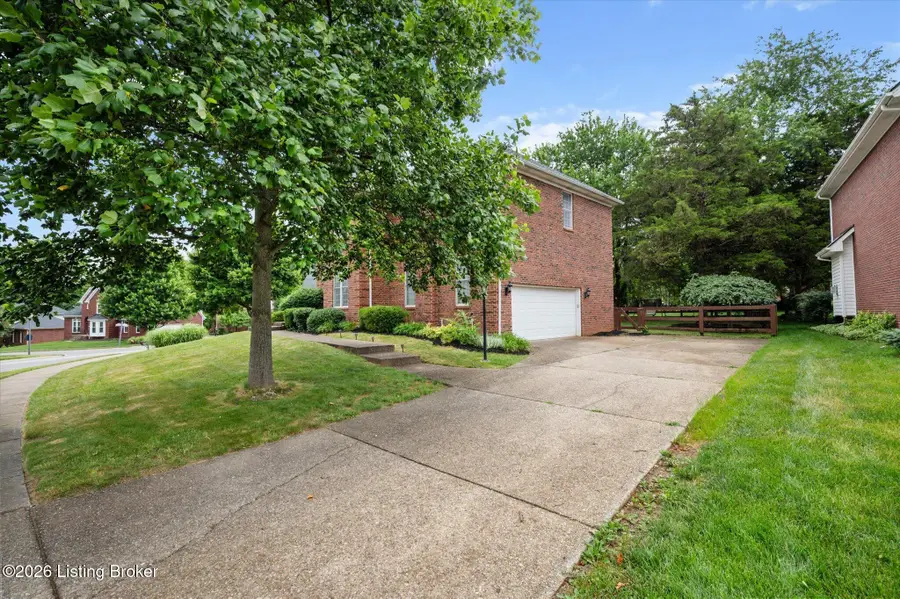 4809 Cedar Forest Pl, Louisville, KY 40245 - #3